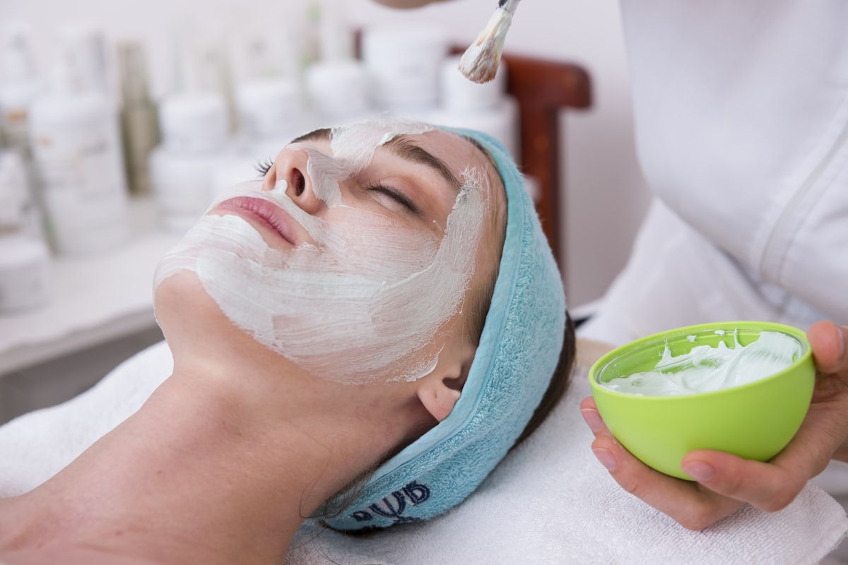 Chăm sóc hồi phục sau phẫu thuật thẩm mỹ tại nhà